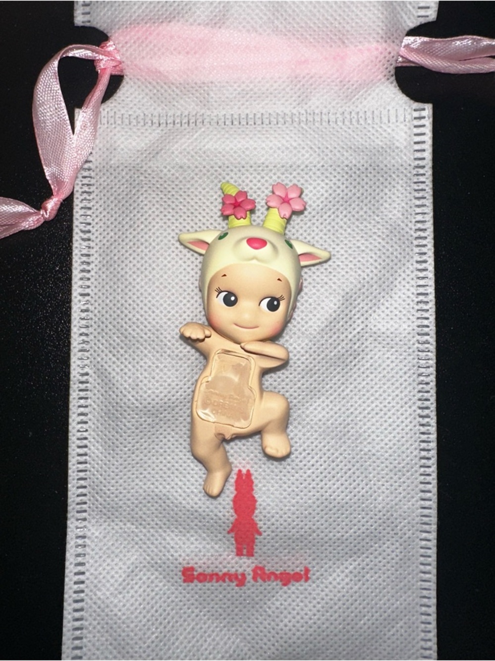 100% authentic Sonny Angel Cherry Blossom Hipper (Goat). Brand new